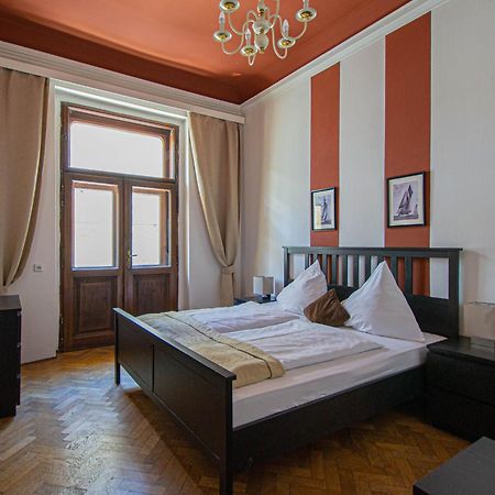 פראג For Celebrations Spacious 3Bdr Apartment With Balcony מראה חיצוני תמונה