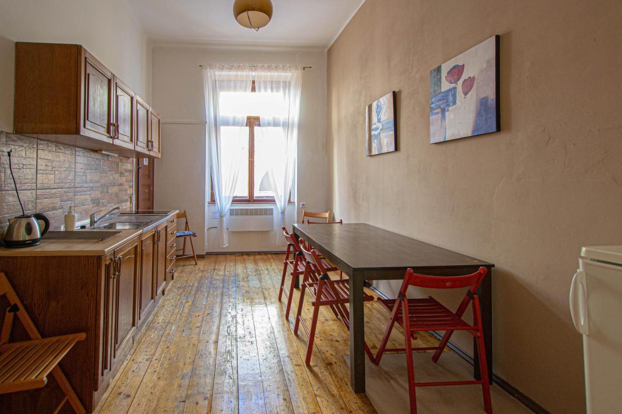 פראג For Celebrations Spacious 3Bdr Apartment With Balcony מראה חיצוני תמונה