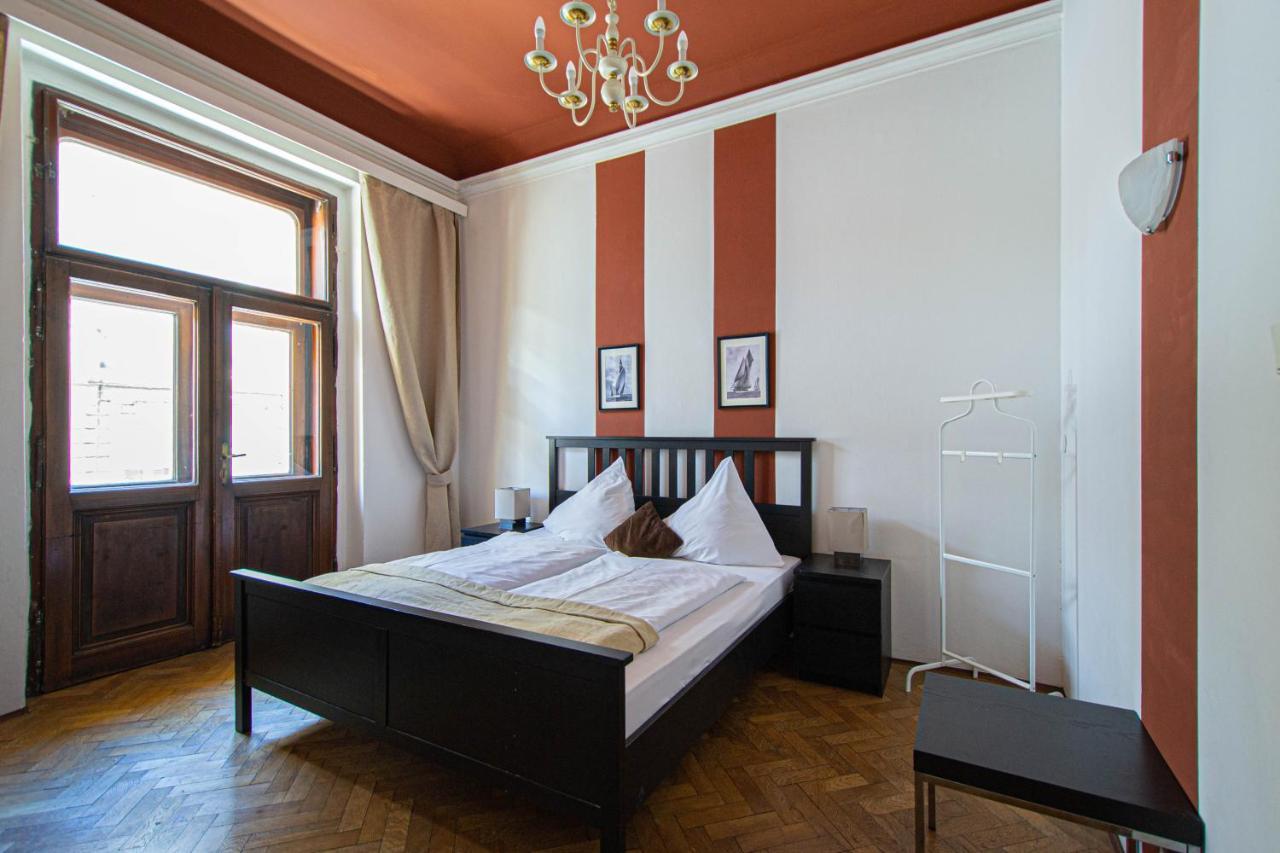 פראג For Celebrations Spacious 3Bdr Apartment With Balcony מראה חיצוני תמונה
