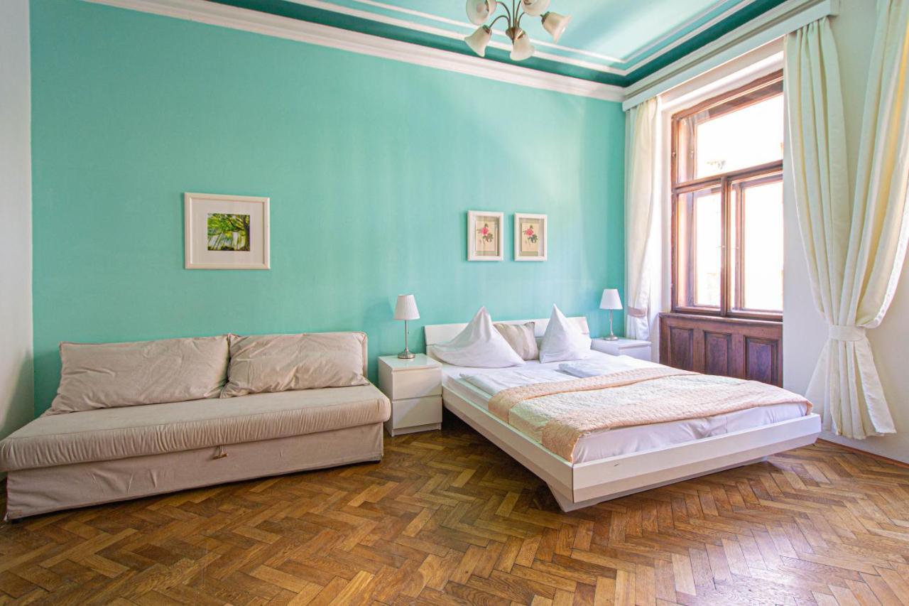 פראג For Celebrations Spacious 3Bdr Apartment With Balcony מראה חיצוני תמונה