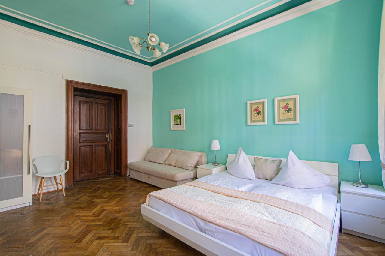 פראג For Celebrations Spacious 3Bdr Apartment With Balcony מראה חיצוני תמונה