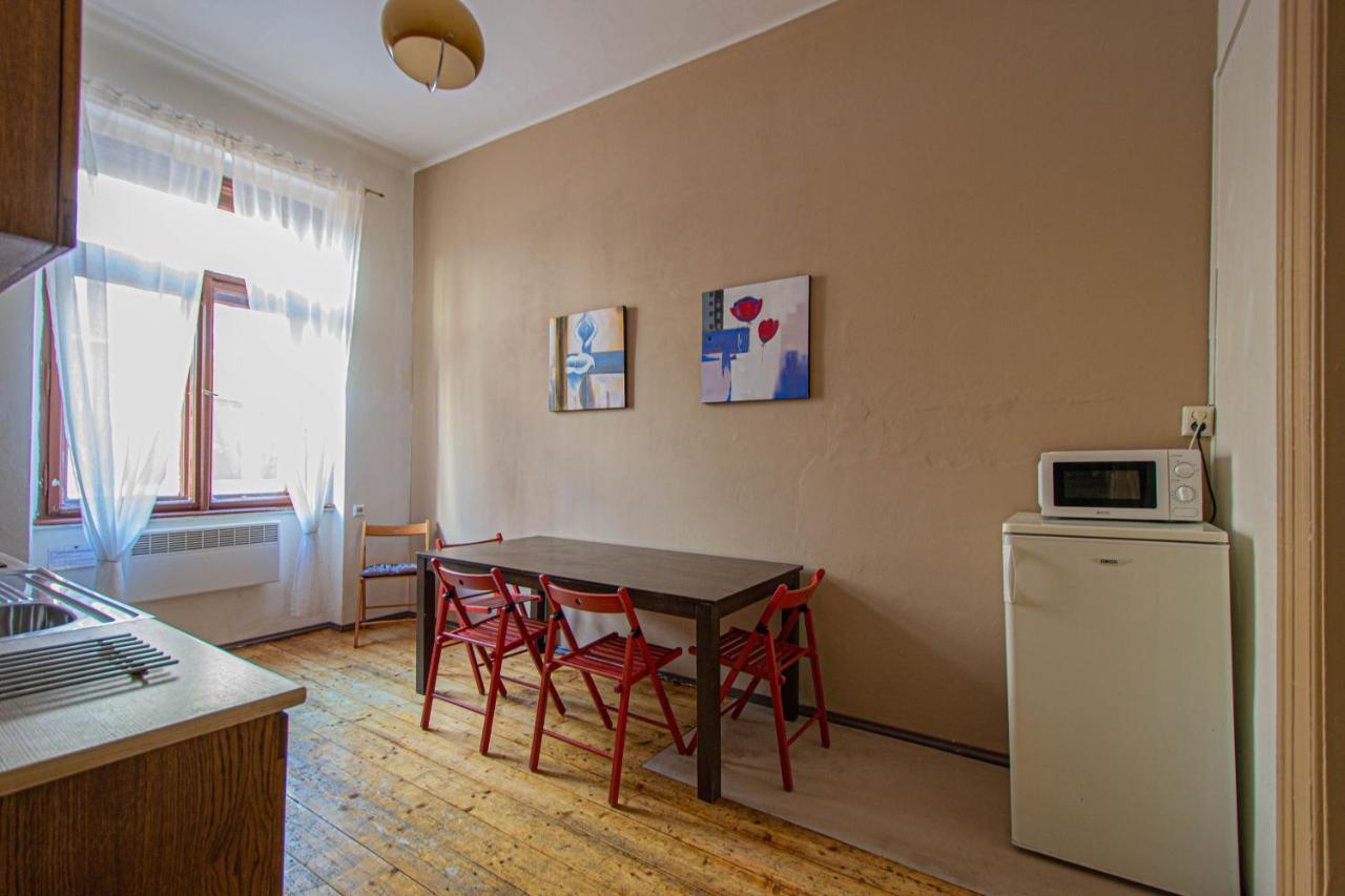 פראג For Celebrations Spacious 3Bdr Apartment With Balcony מראה חיצוני תמונה
