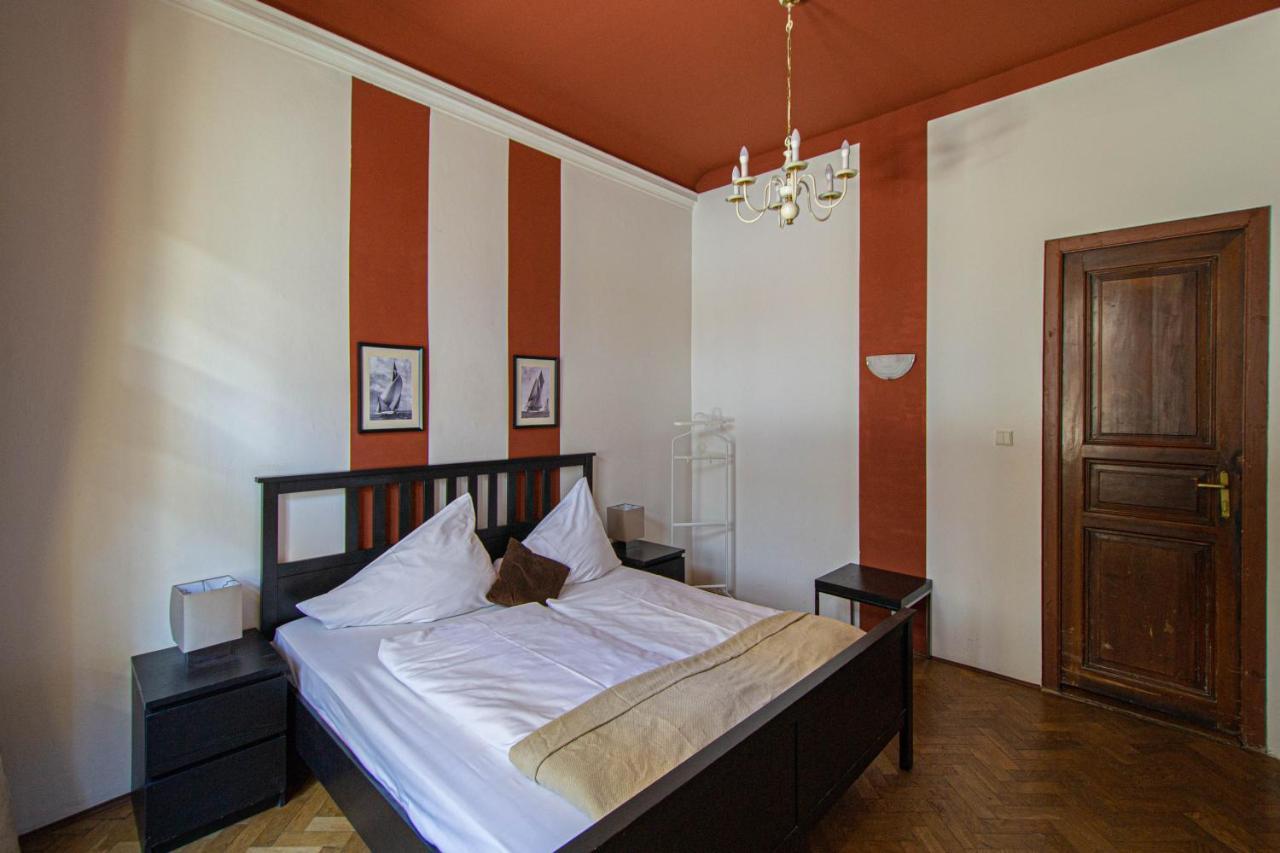 פראג For Celebrations Spacious 3Bdr Apartment With Balcony מראה חיצוני תמונה
