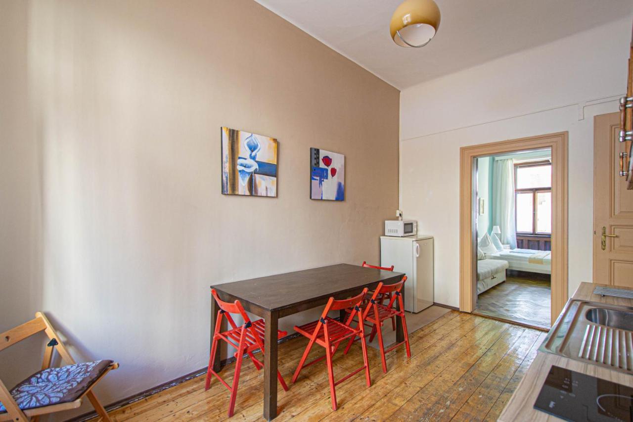 פראג For Celebrations Spacious 3Bdr Apartment With Balcony מראה חיצוני תמונה