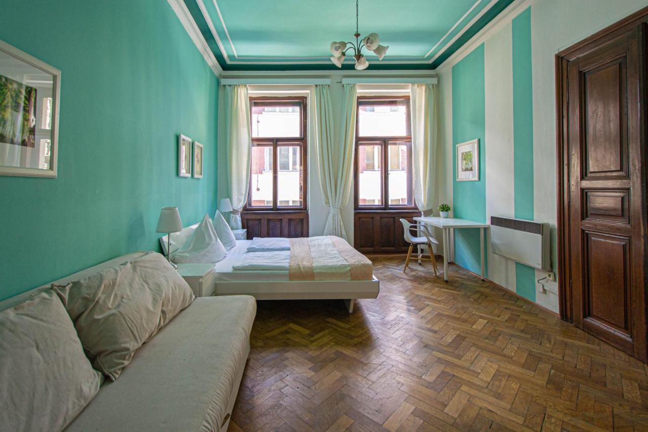 פראג For Celebrations Spacious 3Bdr Apartment With Balcony מראה חיצוני תמונה