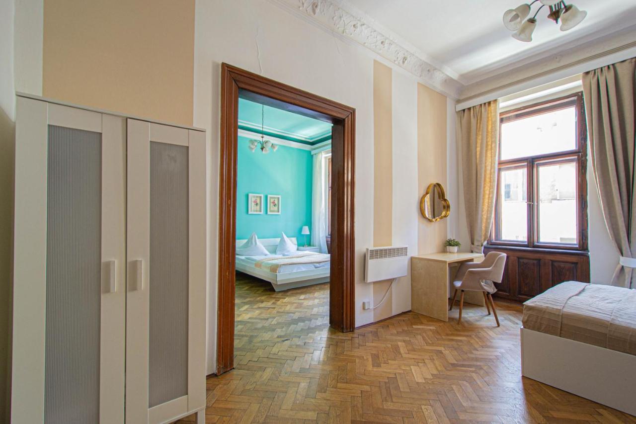 פראג For Celebrations Spacious 3Bdr Apartment With Balcony מראה חיצוני תמונה