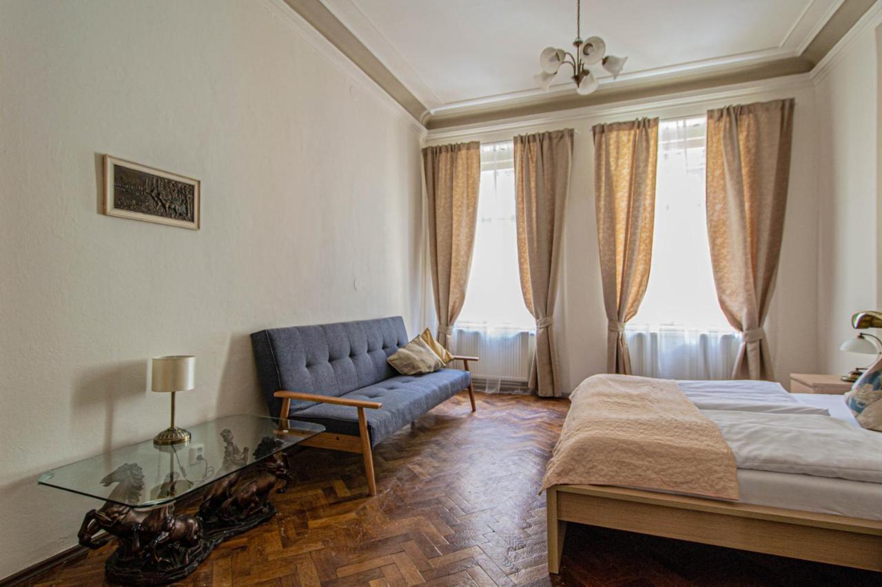 פראג For Celebrations Spacious 3Bdr Apartment With Balcony מראה חיצוני תמונה