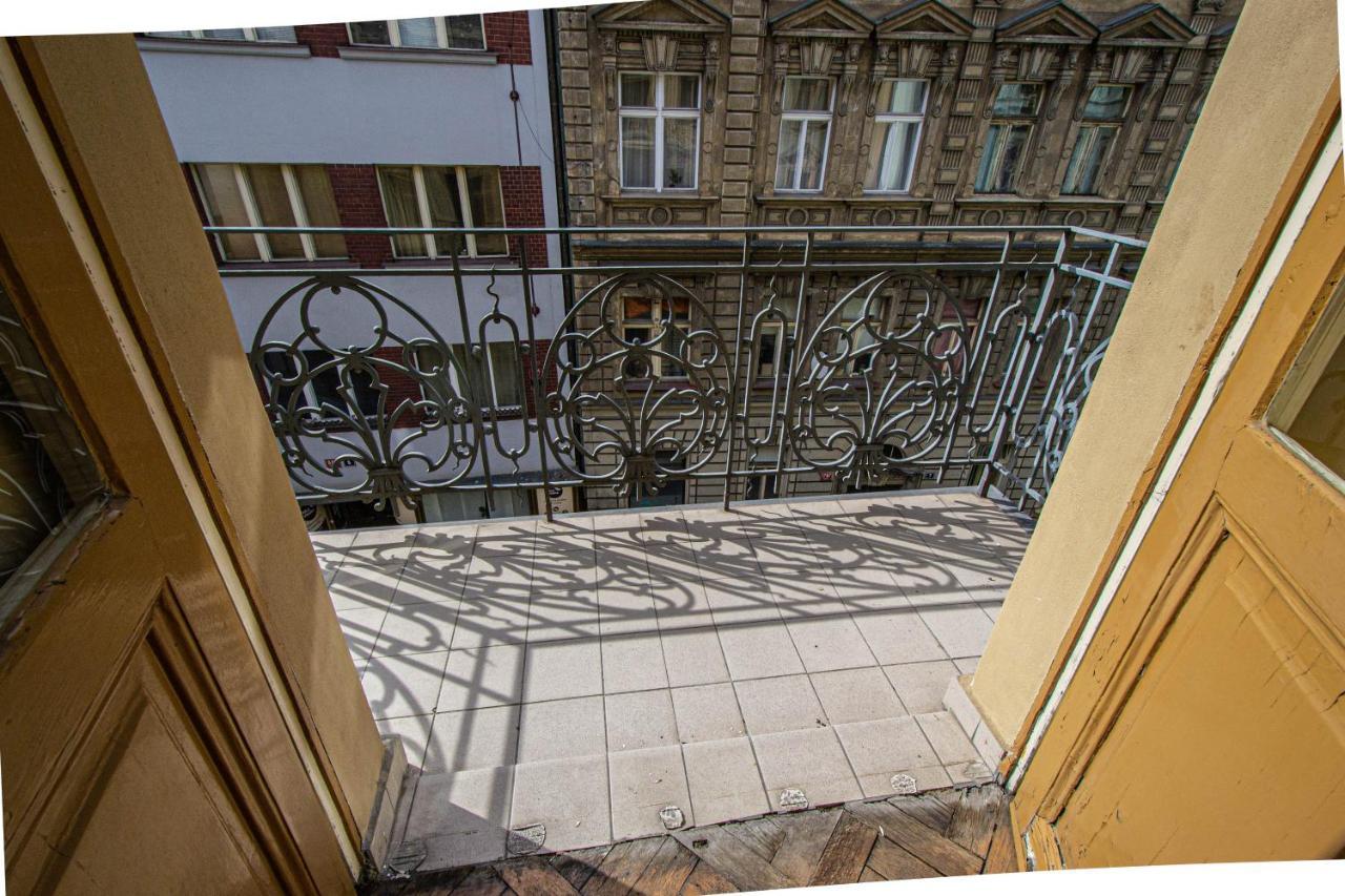 פראג For Celebrations Spacious 3Bdr Apartment With Balcony מראה חיצוני תמונה