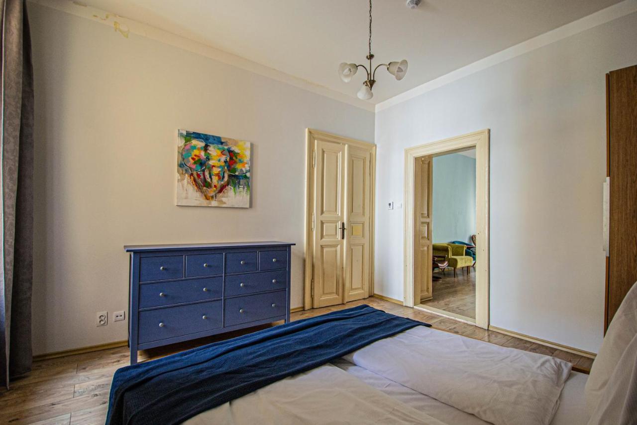 פראג For Celebrations Spacious 3Bdr Apartment With Balcony מראה חיצוני תמונה
