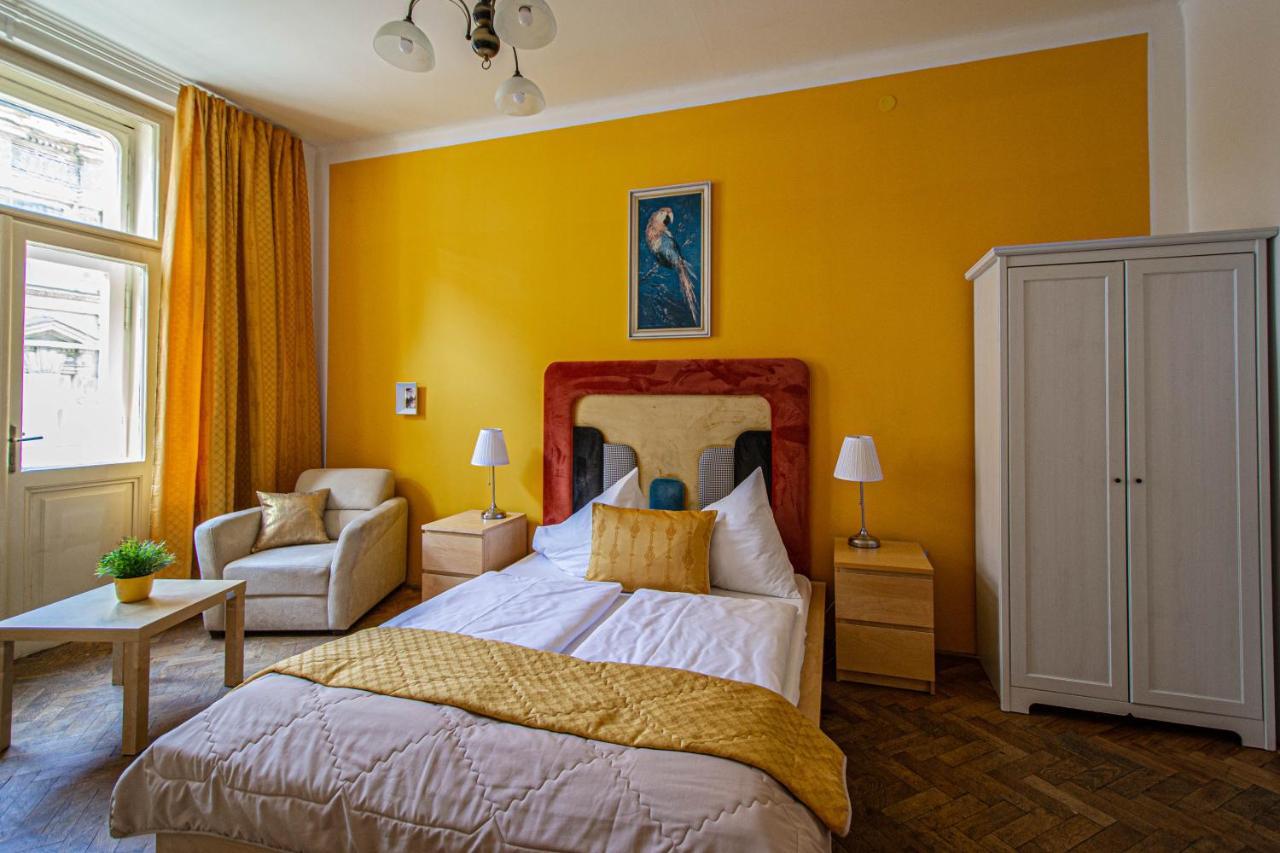 פראג For Celebrations Spacious 3Bdr Apartment With Balcony מראה חיצוני תמונה
