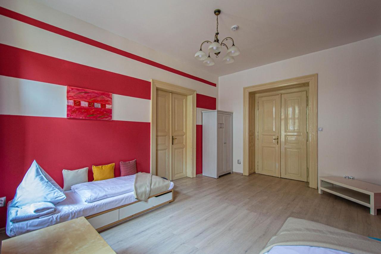 פראג For Celebrations Spacious 3Bdr Apartment With Balcony מראה חיצוני תמונה