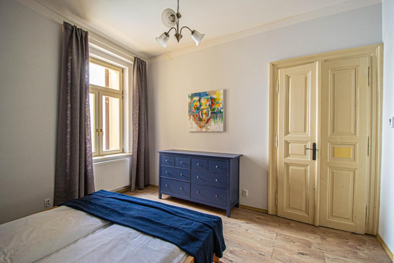 פראג For Celebrations Spacious 3Bdr Apartment With Balcony מראה חיצוני תמונה