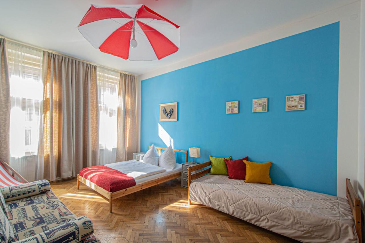 פראג For Celebrations Spacious 3Bdr Apartment With Balcony מראה חיצוני תמונה