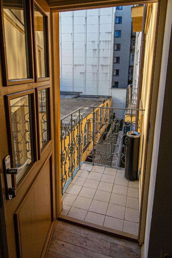 פראג For Celebrations Spacious 3Bdr Apartment With Balcony מראה חיצוני תמונה