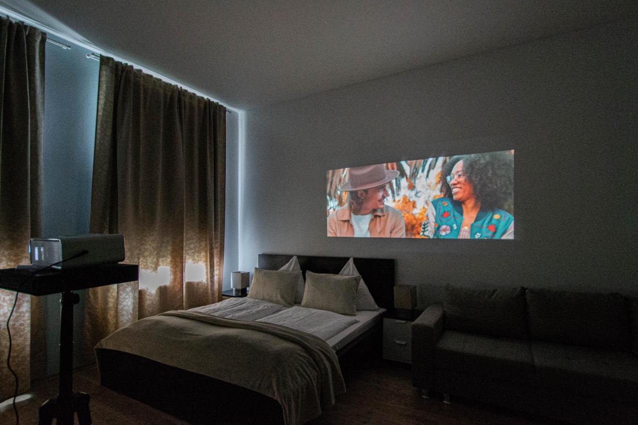 פראג For Celebrations Spacious 3Bdr Apartment With Balcony מראה חיצוני תמונה