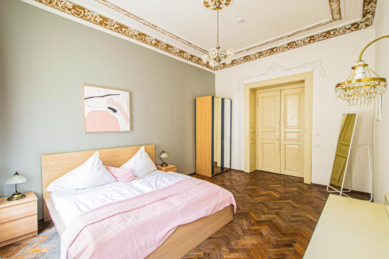 פראג For Celebrations Spacious 3Bdr Apartment With Balcony מראה חיצוני תמונה