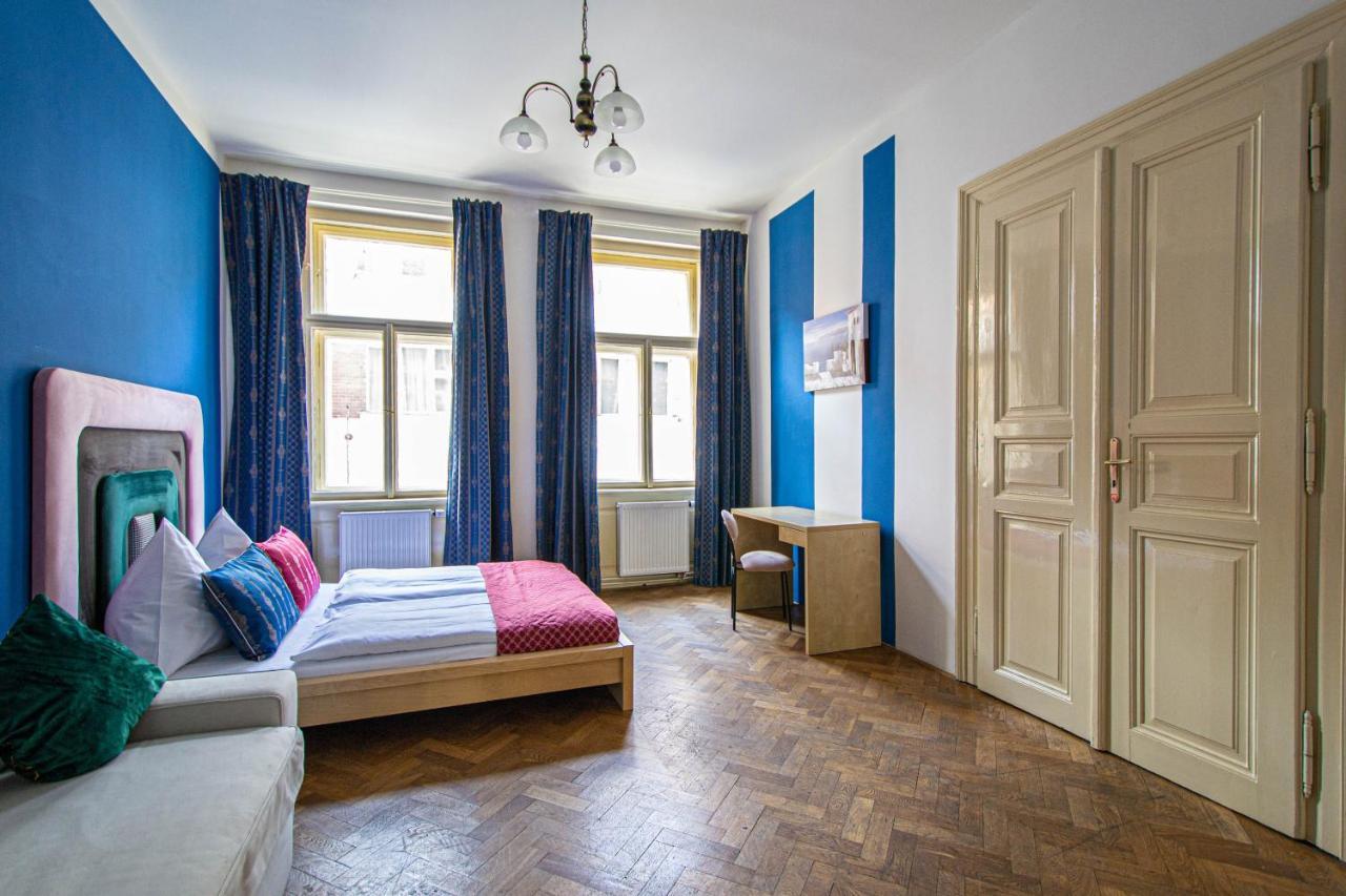 פראג For Celebrations Spacious 3Bdr Apartment With Balcony מראה חיצוני תמונה