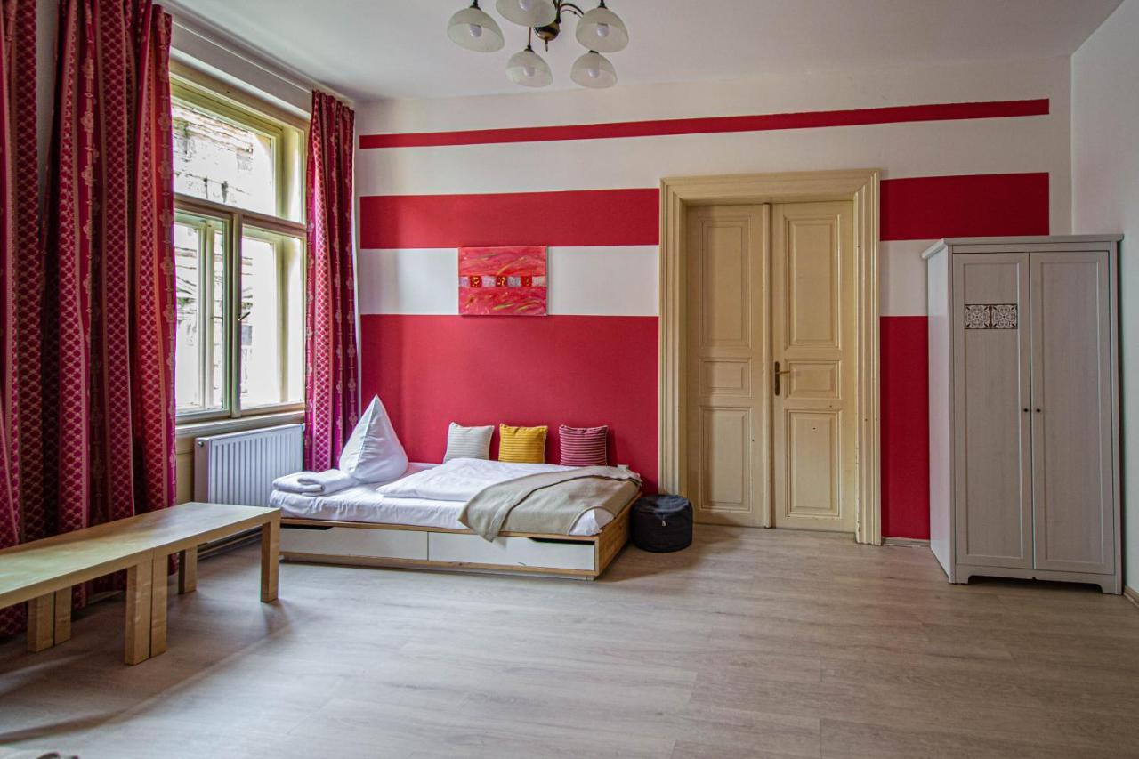 פראג For Celebrations Spacious 3Bdr Apartment With Balcony מראה חיצוני תמונה
