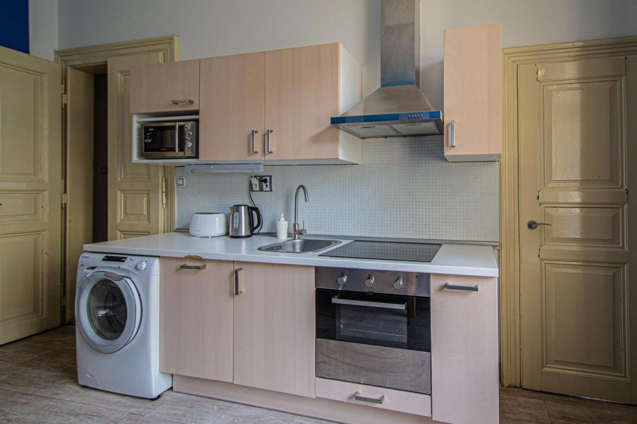 פראג For Celebrations Spacious 3Bdr Apartment With Balcony מראה חיצוני תמונה